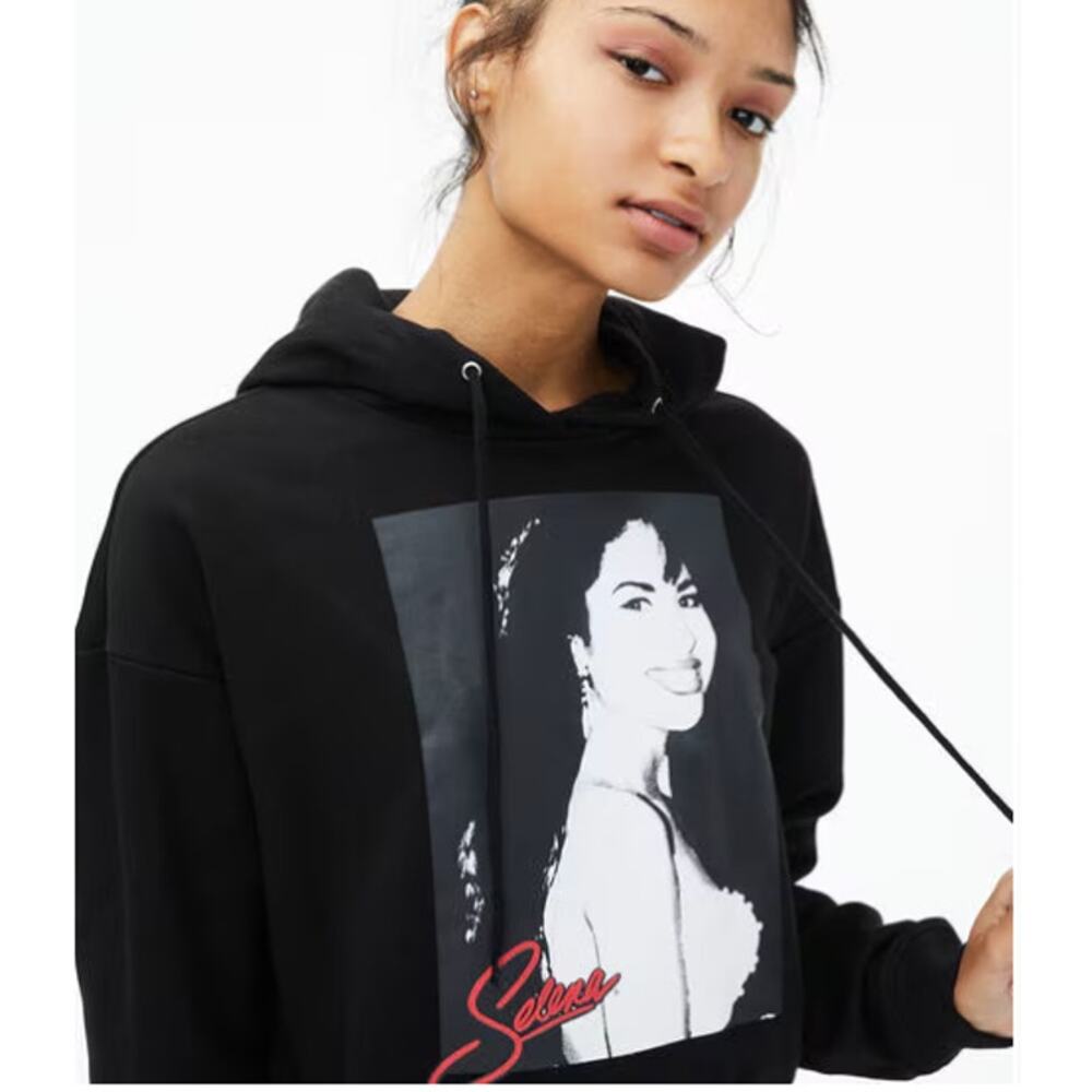 Selena Cropped Pullover Graphic Black Relaxed Fit Boxy Hoodie Size Medium - Picture 11 of 11